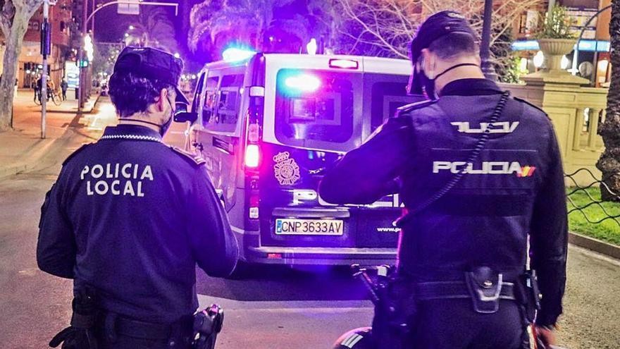 Sin estado de alarma pero vigilados en Alicante por más de mil agentes