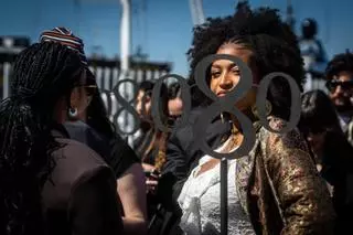 Ambiente fuera y dentro de la pasarela: Primera jornada de la 080 Barcelona Fashion