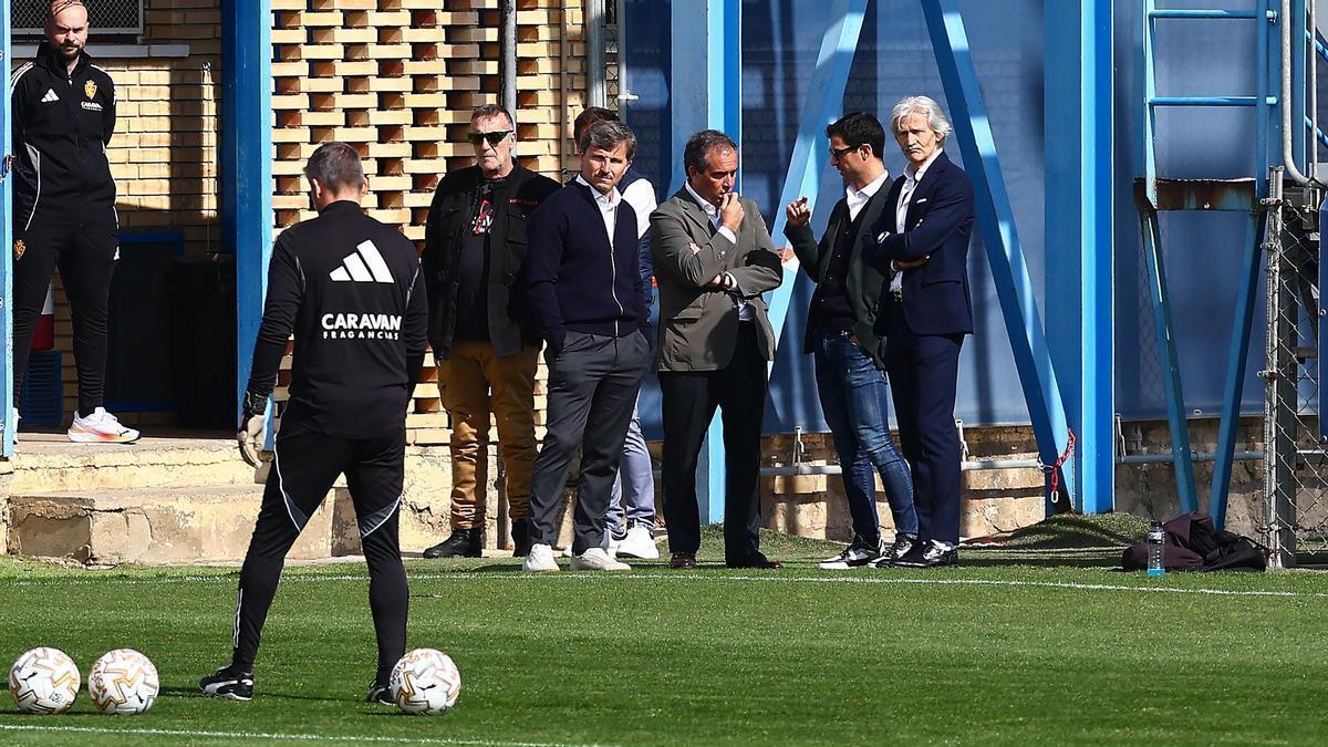 El club, presente en la última sesión del Real Zaragoza, que confirma las seis bajas para Riazor