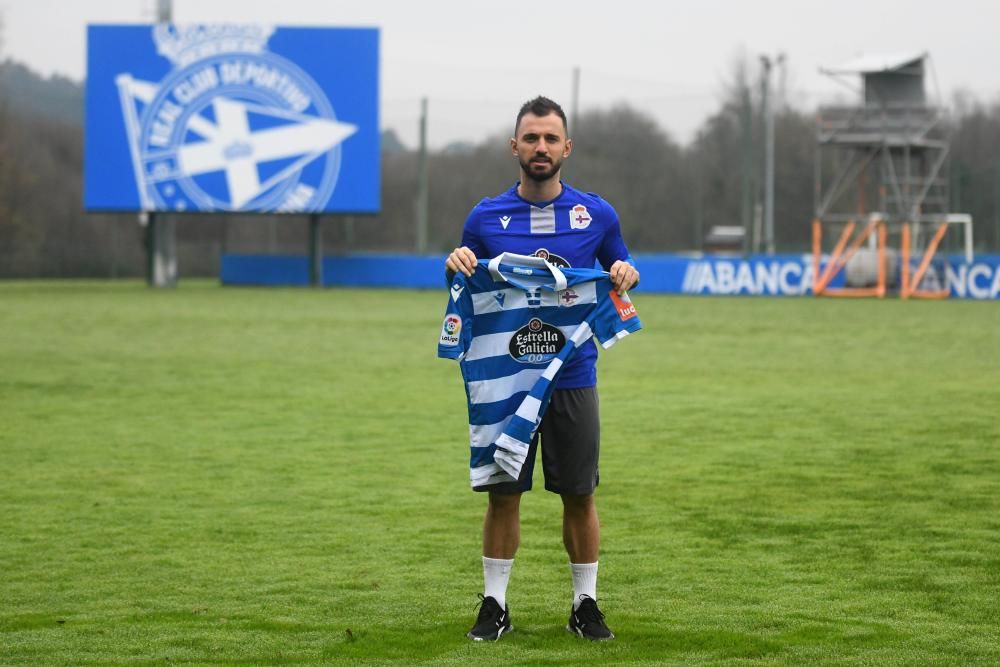 Emre Çolak, presentado con el Dépor en Abegondo