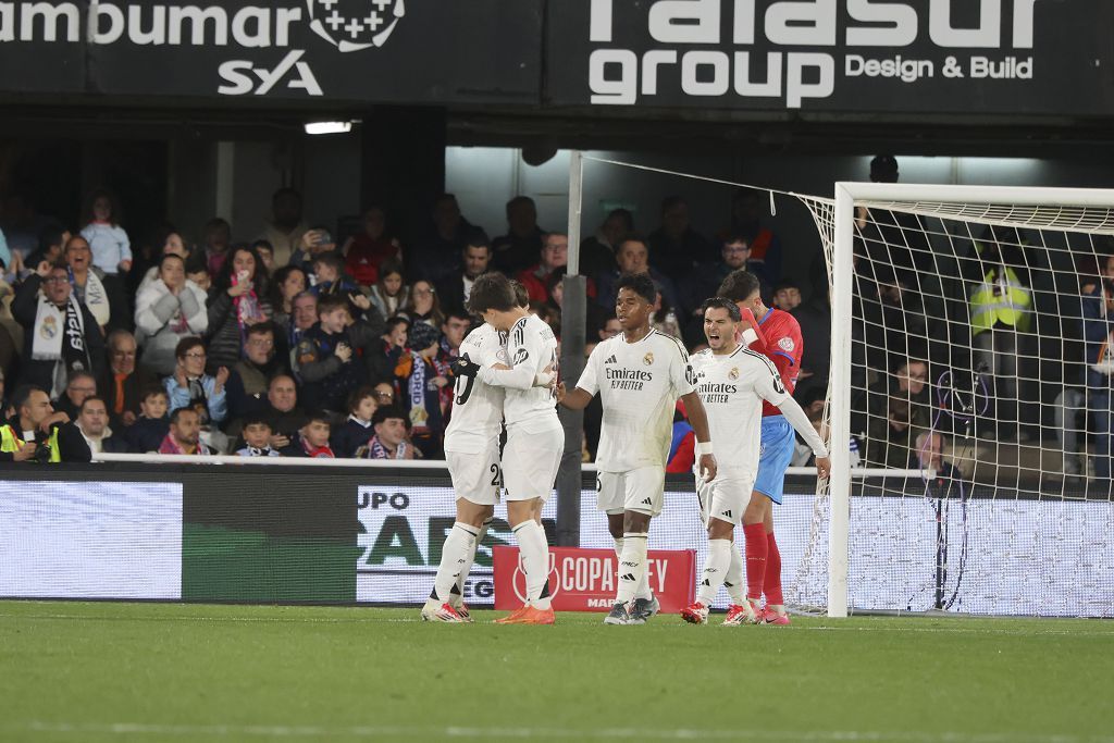 Todas las imágenes del histórico partido entre la Deportiva Minera y el Real Madrid