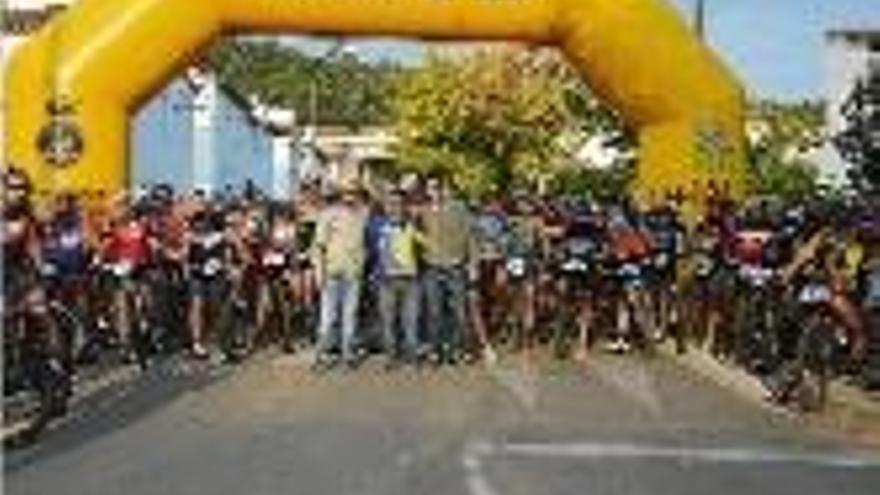 Sarrià reuneix 250 corredors a   la sisena marxa popular en BTT