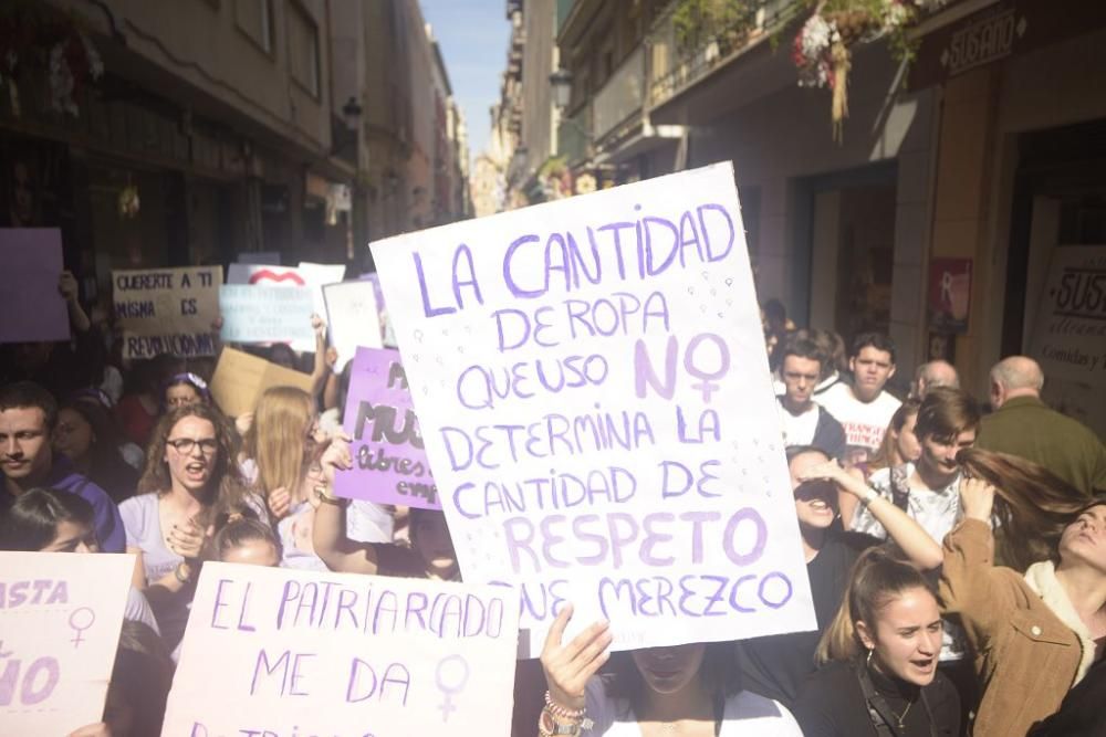 La feministas calientan motores antes de la manifestación del 8-M en Murcia