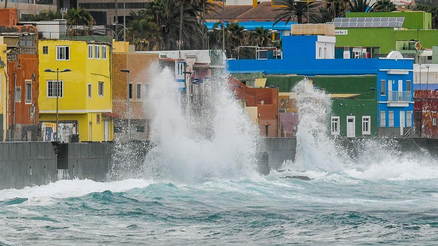 Olas en San Cristóbal, en Las Palmas de Gran Canaria (02/08/2023)