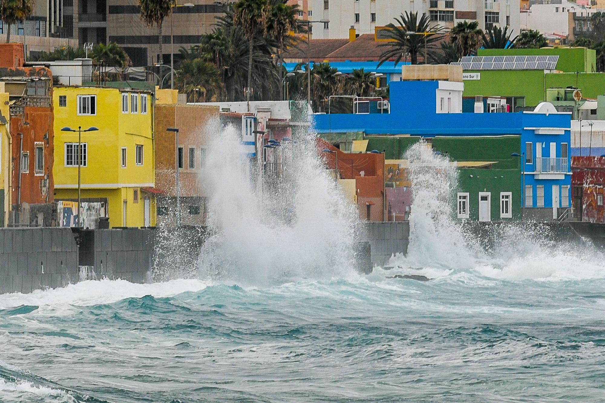 Olas en San Cristóbal, en Las Palmas de Gran Canaria (02/08/2023)