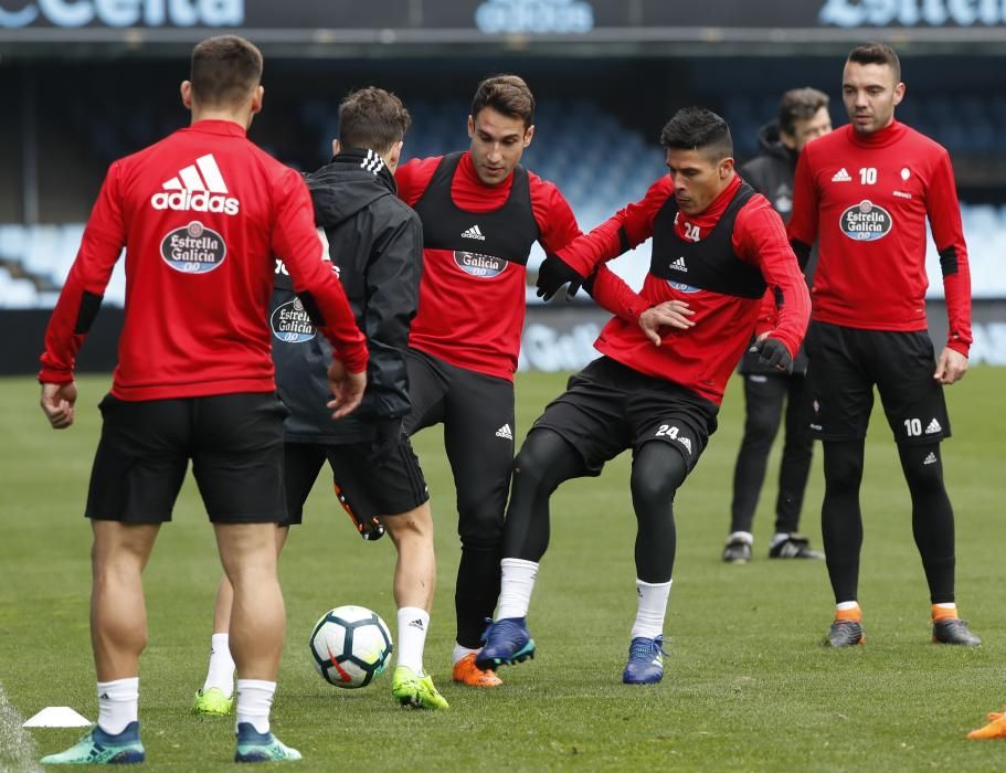 Juan Carlos Unzué dispone el último entrenamiento de su equipo antes del viaje a Butarque.