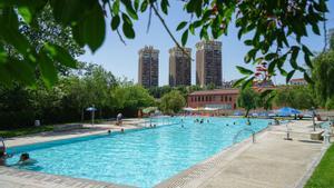 Set grans piscines a prop de Barcelona més barates que les de la capital