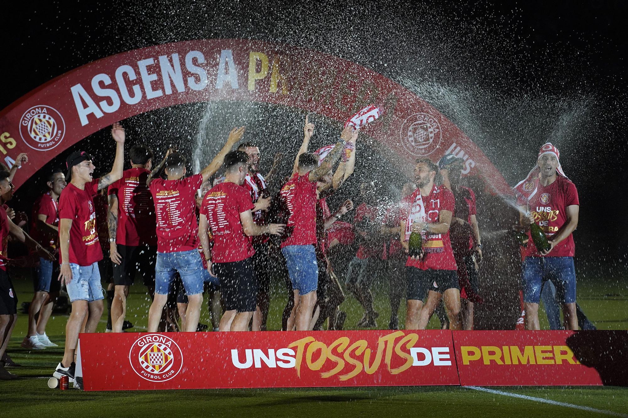 Les millors imatges de la rua de celebració del Girona i el Bàsquet Girona