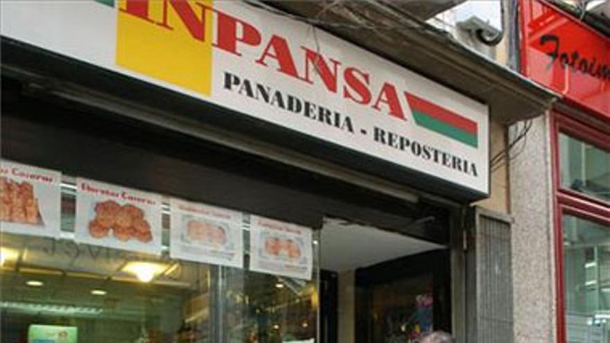 Roban en una pastelería para llevarse solo dos tartas