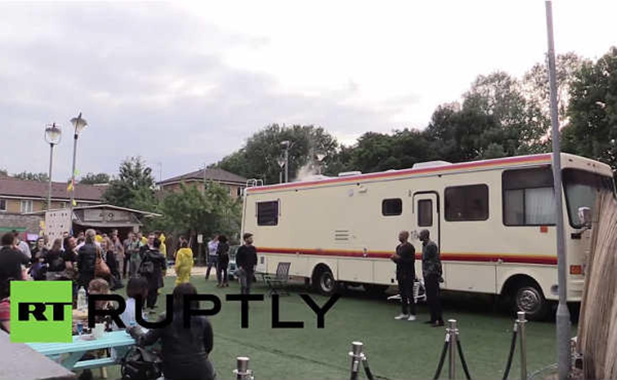 Dia de la inauguració de la caravana bar que simula el laboratori de ’Breaking bad’ amb l’actor protagonista de la sèrie Bryan Cranston, a Londres.