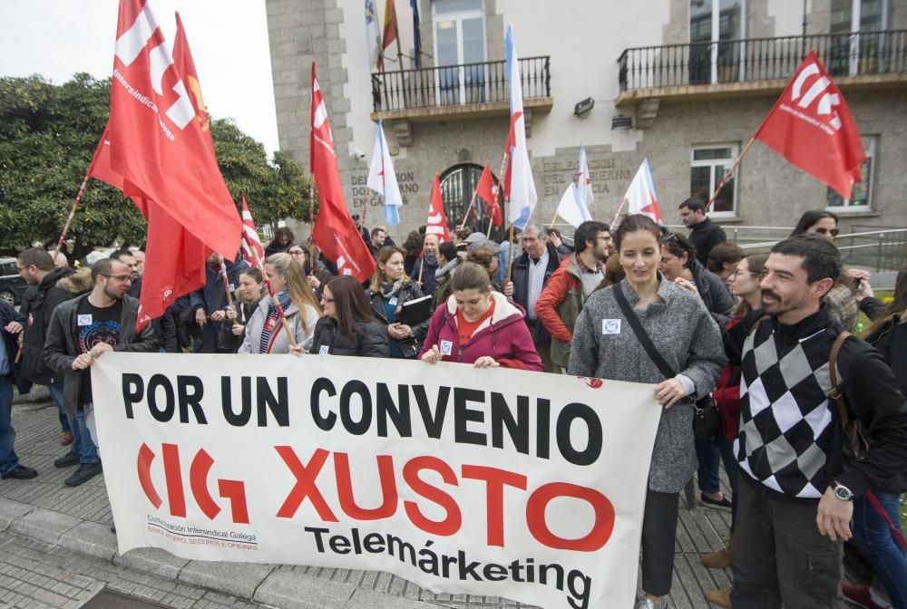 Los teleoperadores gallegos van a la huelga