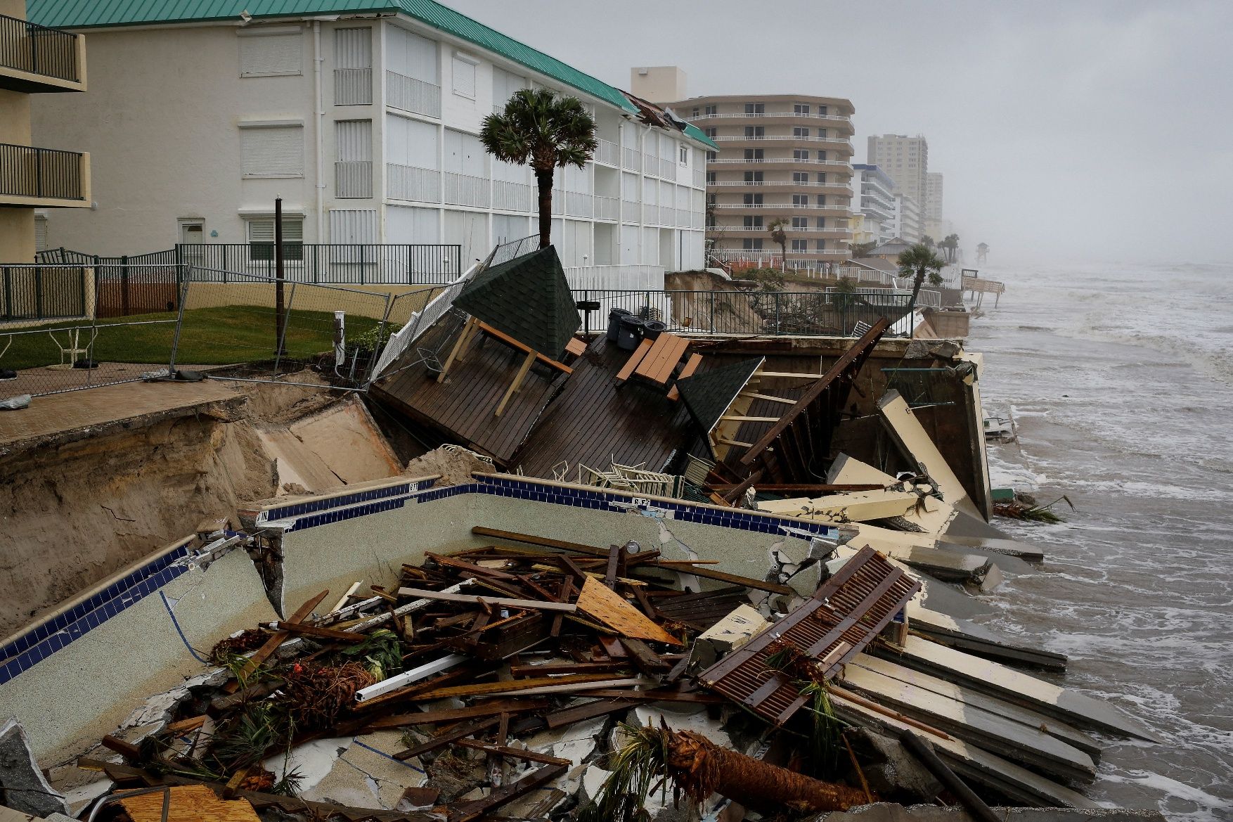Destrosses per l'huracà Nicole a Daytona Beach