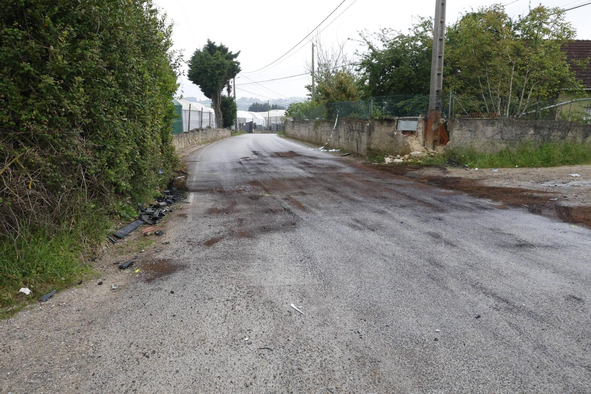 El lugar del accidente que acabó con la vida de un joven en Cenero, en imágenes
