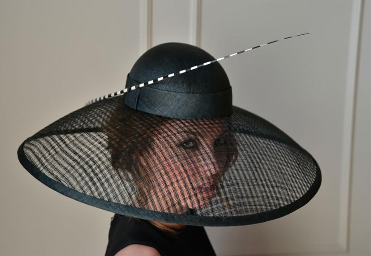 Sombrero, tocado, boda, acontecimiento, cabeza, complemento, accesorio, Luisa Manzanares, atelier