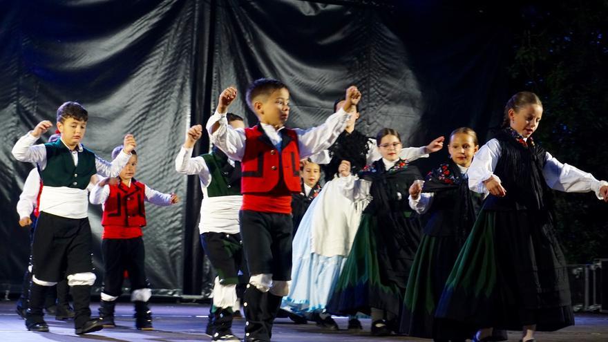 Noite de baile e premios da Carballeira en Cercio