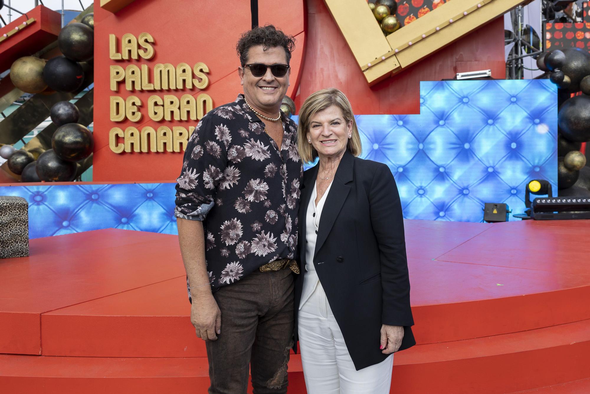 Carlos Vives e Inmaculada Medina durante la rueda de prensa de presentación del concierto del artista colombiano.