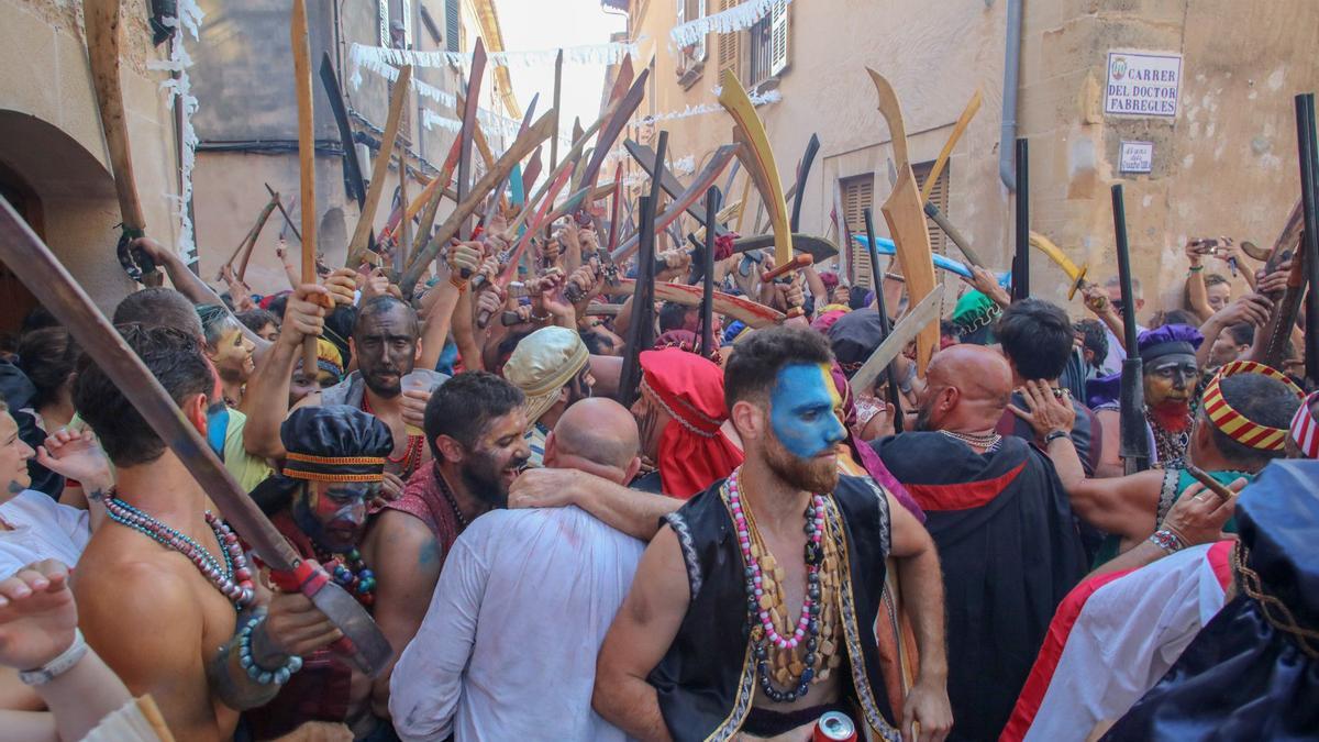 Imagen de una pasada edición de los moros y cristianos de Pollença.