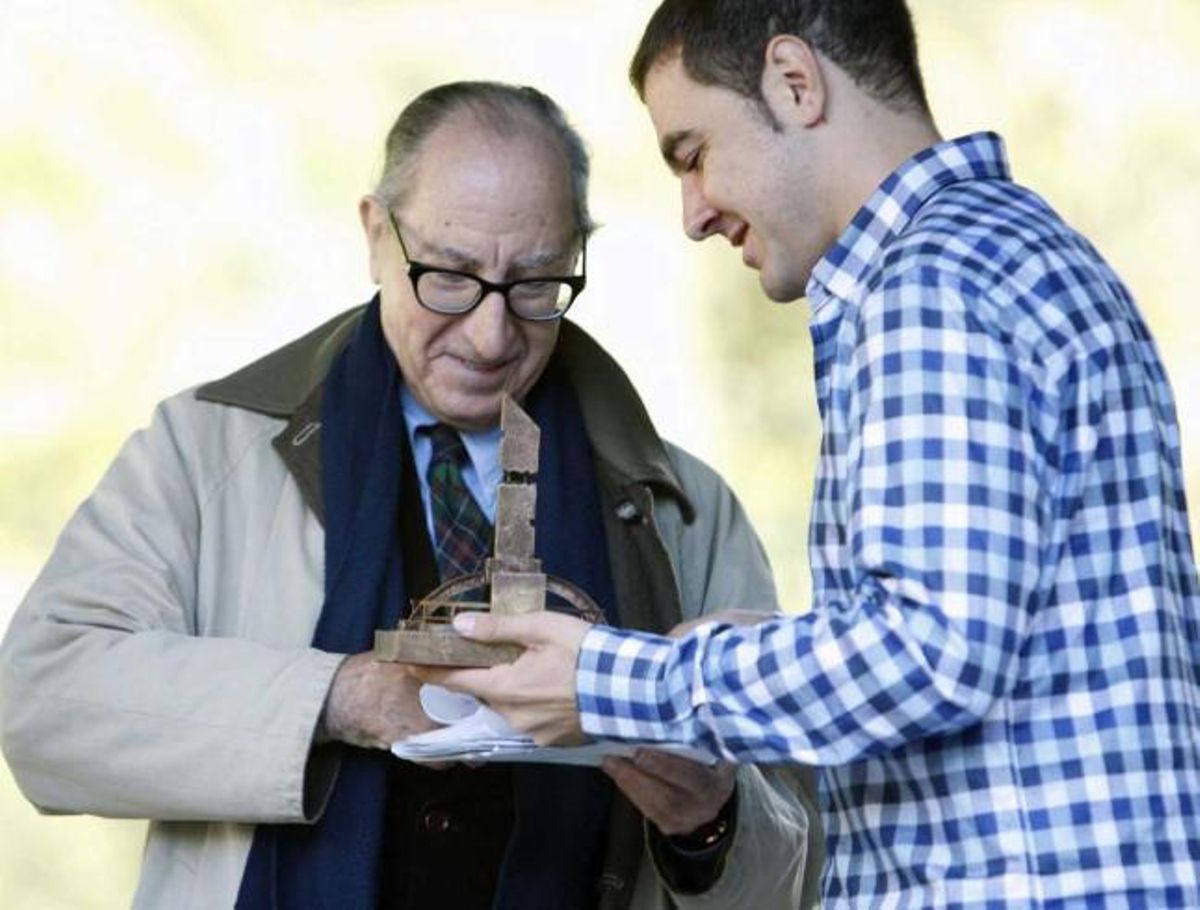 Vicenç Navarro: "La guerra no ha terminado, controlan España los hijos de los vencedores"