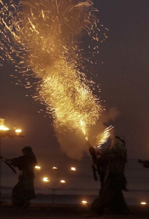 El Desembarco al amanecer da inicio a los Moros y Cristianos de El Campello