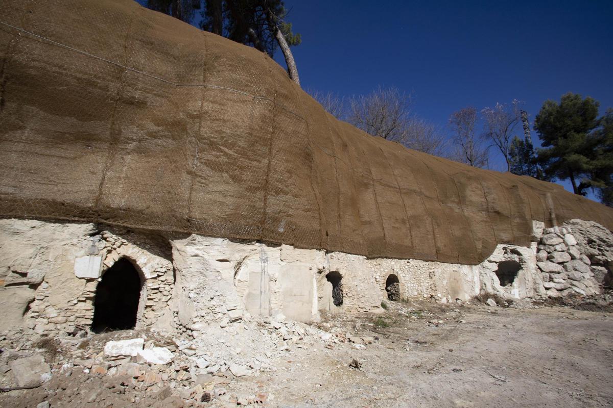 Las cuevas en las que se ha intervenido, antes de su rehabilitación.