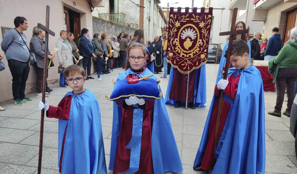 El tercio infantil participó en la procesión. | SANTOS ÁLVAREZ