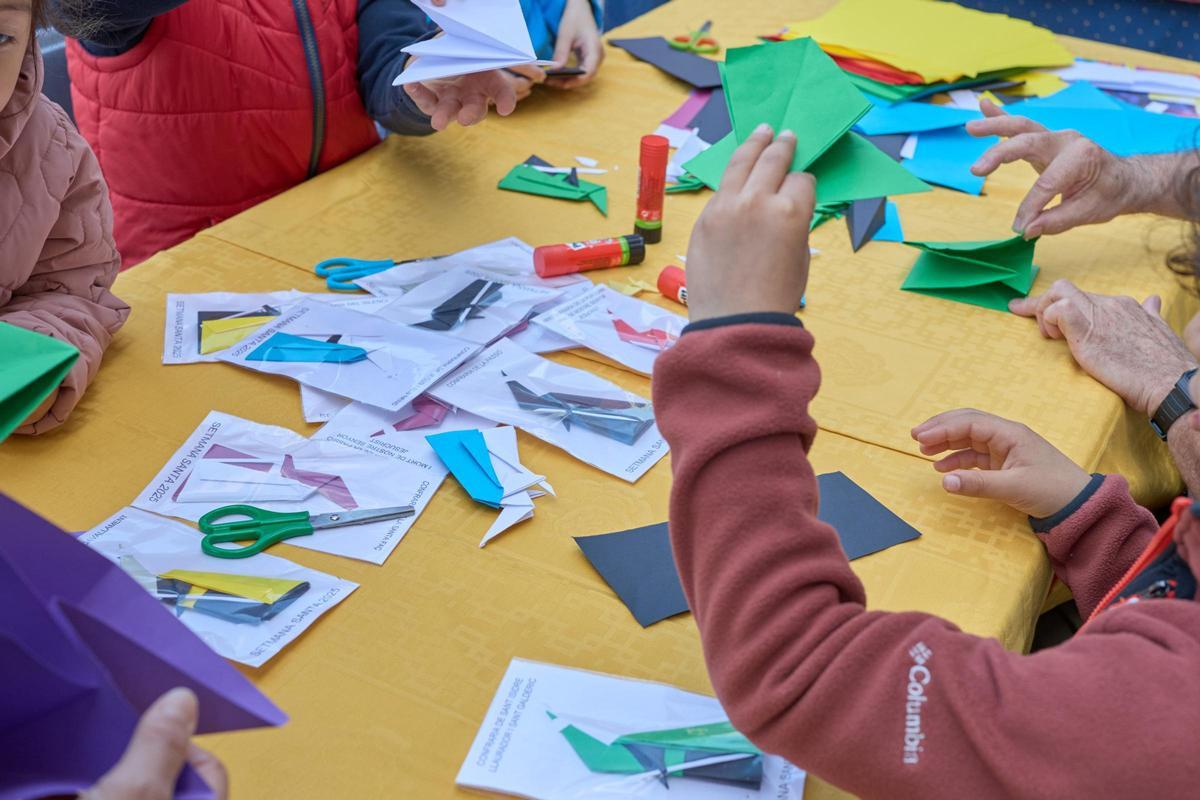 El taller de vestes d'origami que va fer l'any passat Jordi Pericot.