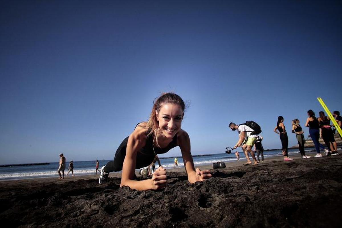 Las candidatas a Miss Universo España realizan actividades en la playa de Fañabé Las candidatas a Miss Universo España realizan actividades en la playa de Fañabé