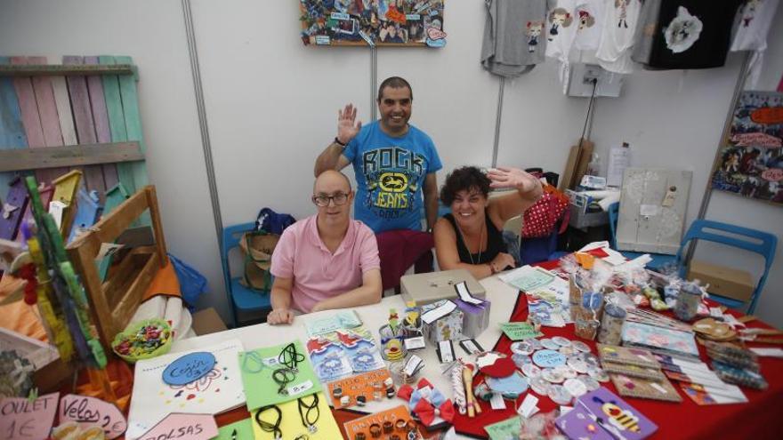 Uno de los puestos de la feria artesana, en la pasada edición.