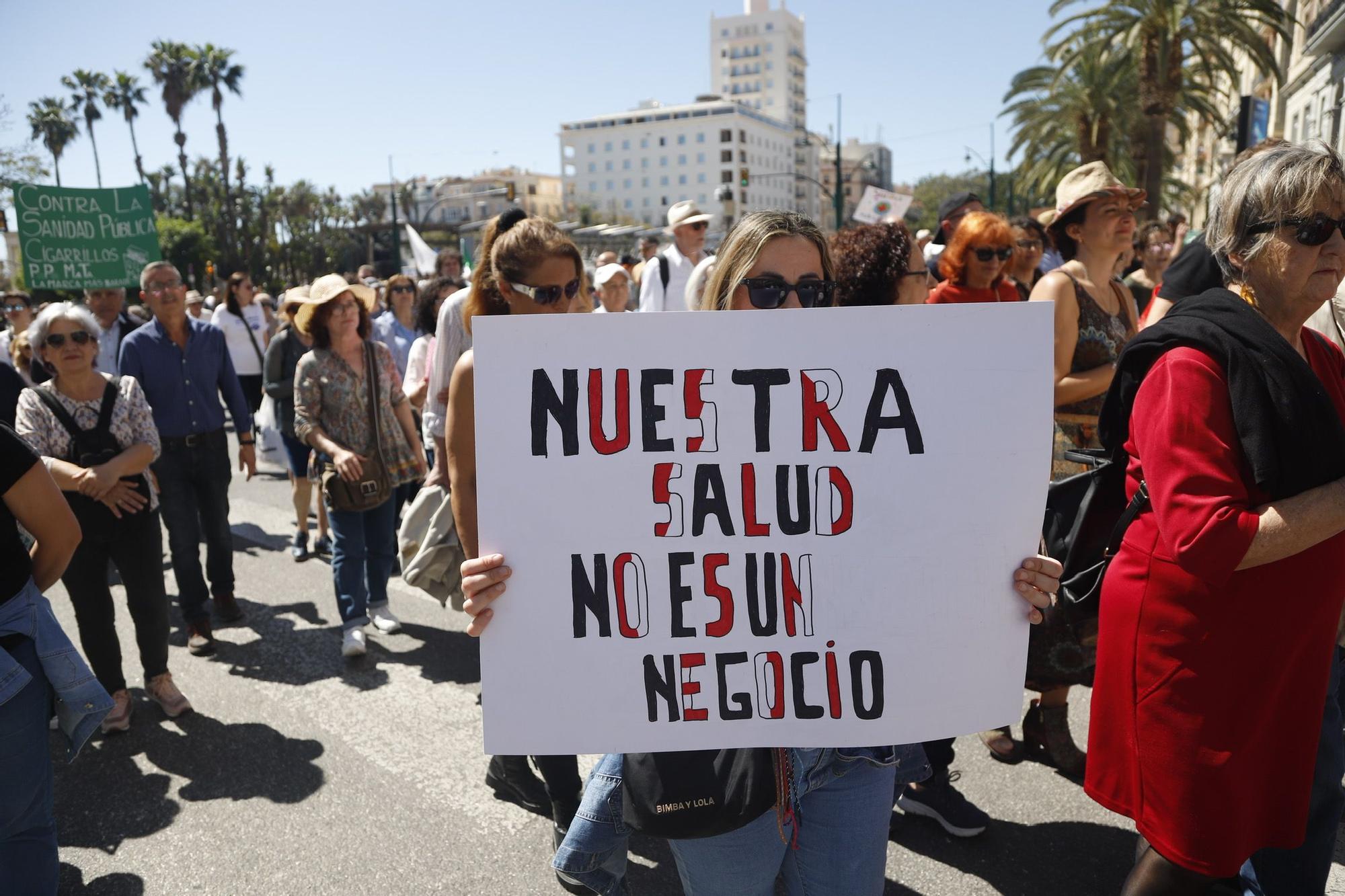 La manifestación en defensa de la Sanidad pública reúne a más de 7.000 personas en Málaga