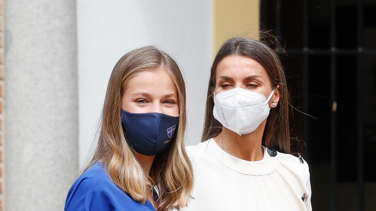 La Princesa Leonor y la Reina Letizia, muy elegantes en la Confirmación de la Princesa