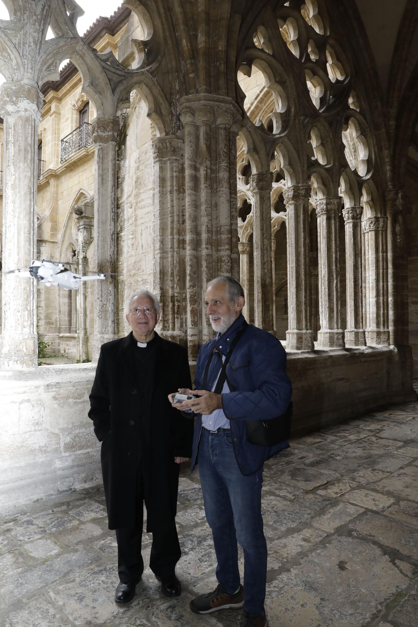 Drones volando en la Catedral de Oviedo: Iñaki Terán graba vídeos inéditos en el templo