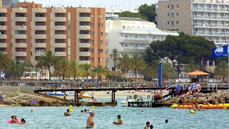 Una británica culpa a la altura de los balcones de Magaluf (Mallorca) de la muerte de su novio