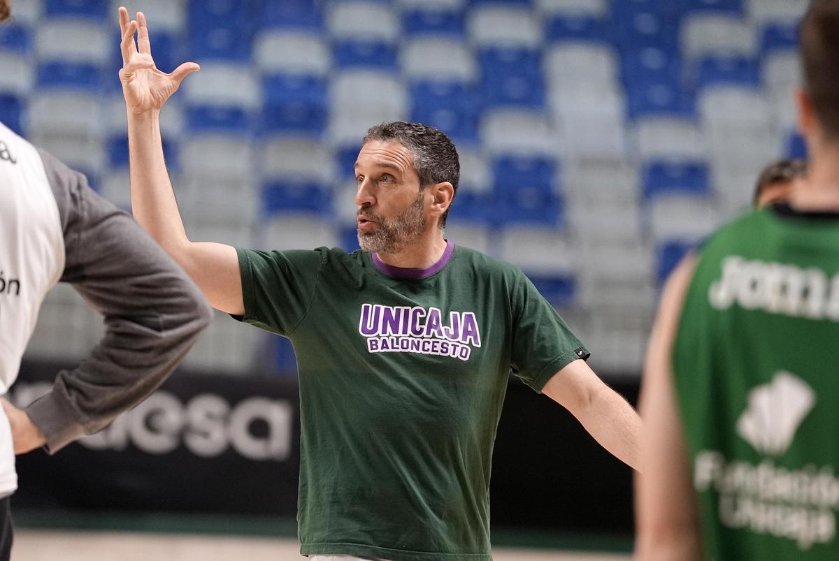 Ibon Navarro, durante un entrenamiento del equipo en el Carpena.