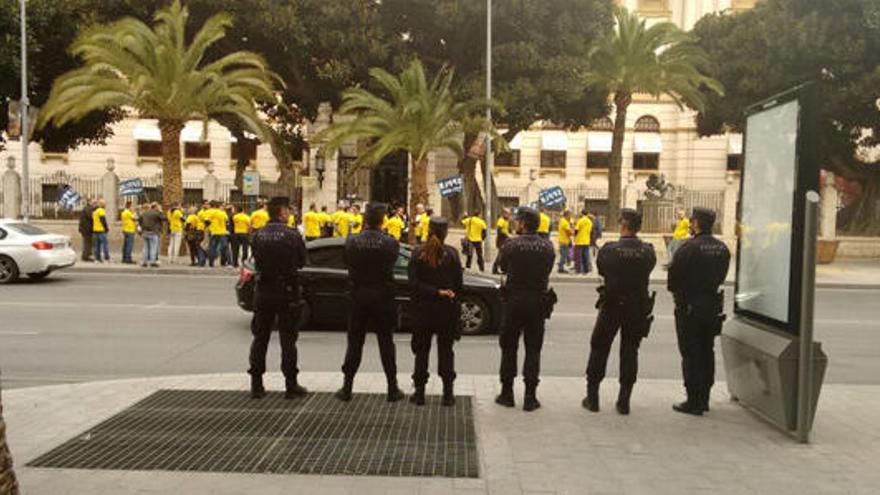 Una imagen de la protesta de hoy ante la Diputación