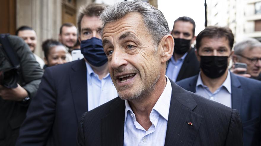 Sarkozy guarda silencio ante el tribunal y considera &quot;inconstitucional&quot; su citación