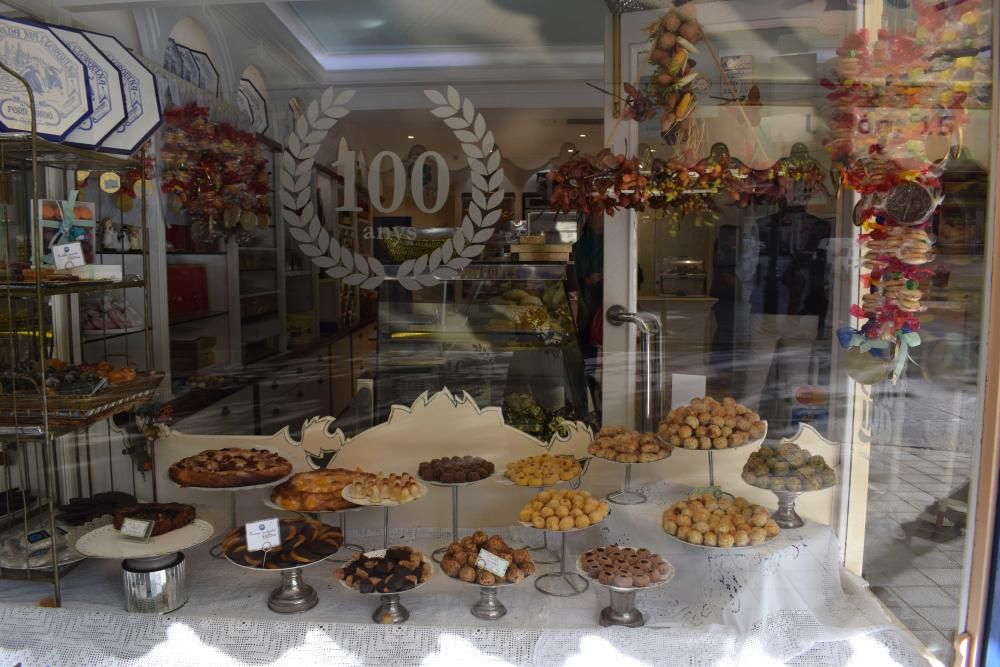 Rosarios y ‘panellets’, tradición en Tots Sants