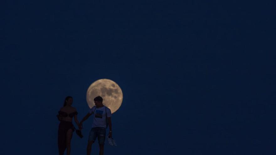 Así se vio la Luna Llena Azul en Canarias