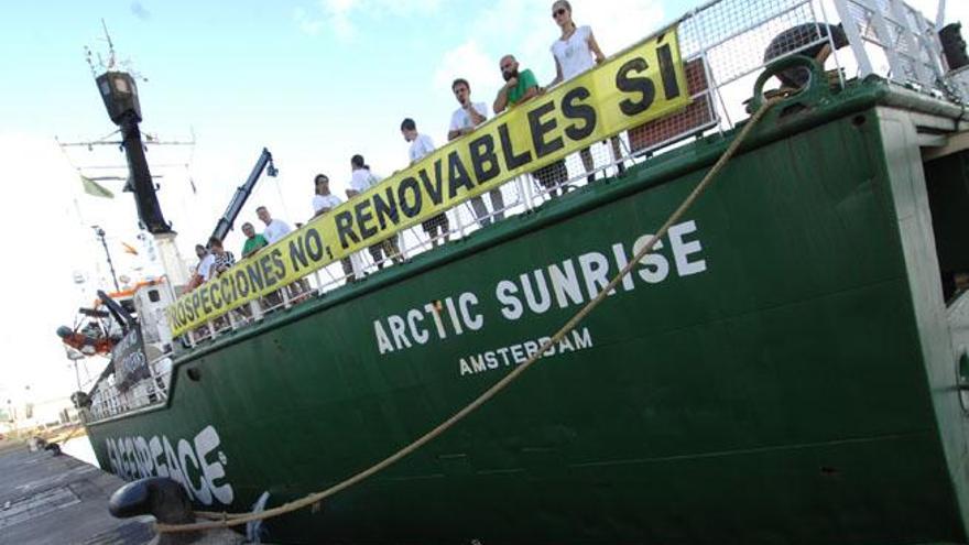 Llegada ayer del barco de Greenpeace &#039;Arctic Sunrise&#039; al Puerto de La Luz y de Las Palmas.