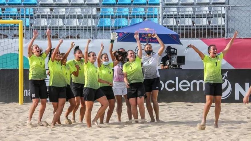 Las chicas del Femenino Cáceres, cuando fueron subcampeonas continentales.