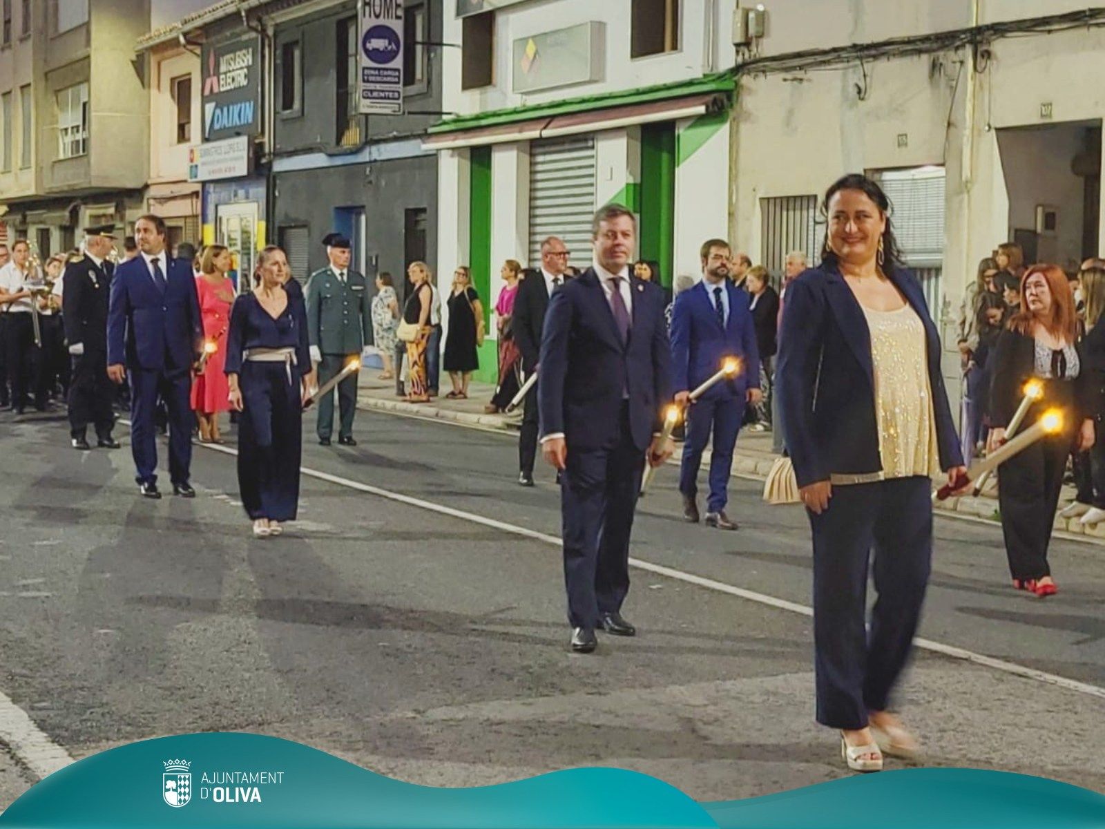 La lluvia respeta la procesión de Sant Francesc en Oliva