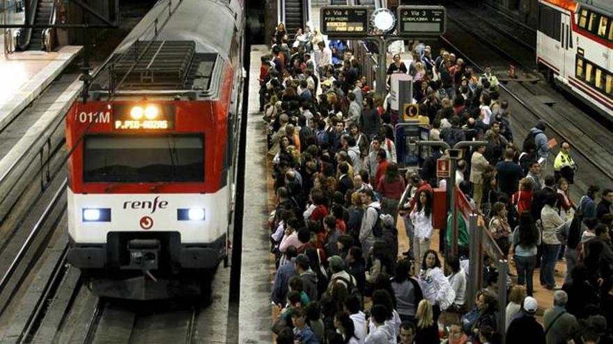 Cercanías Madrid sufre dos horas de retrasos este viernes