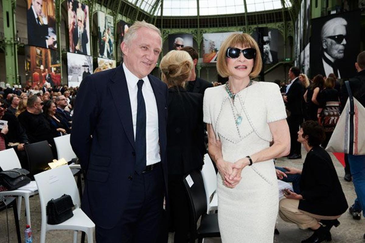 Anna Wintour con vestido blanco