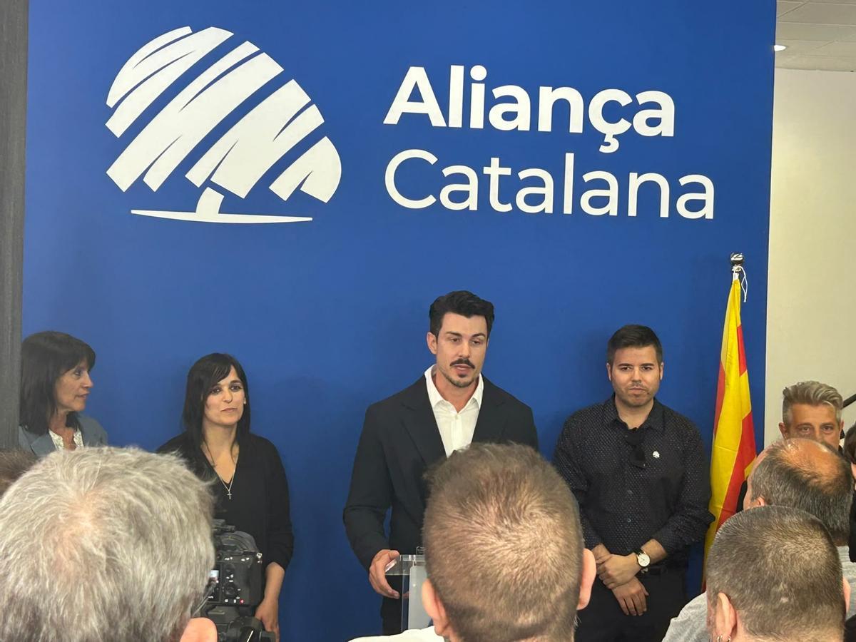 Les imatges de la presentació de Marc Villafañe com a alcaldable d'Aliança Catalana a la nova seu de Girona Les imatges de la presentació de Marc Villafañe com a alcaldable d'Aliança Catalana a la nova seu de Girona