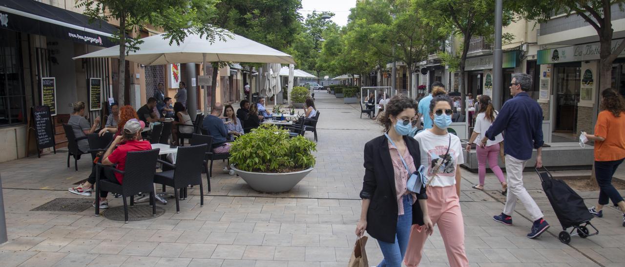 Bares y restaurantes de la calle Fàbrica, en el barrio palmesano de Santa Catalina