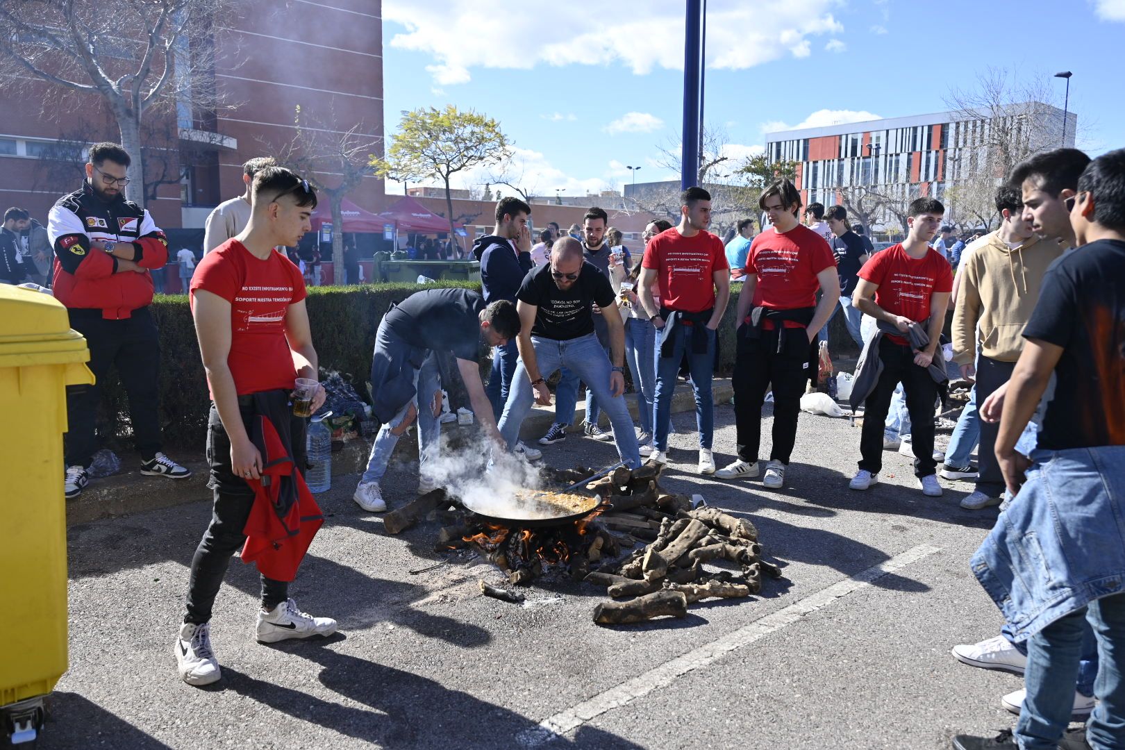 Galería: Búscate en la fiesta de Las Paellas de la UJI