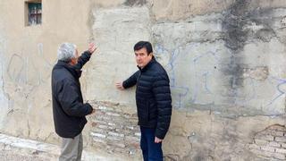 Tapian ventanas y puertas en La Punta para evitar ocupaciones