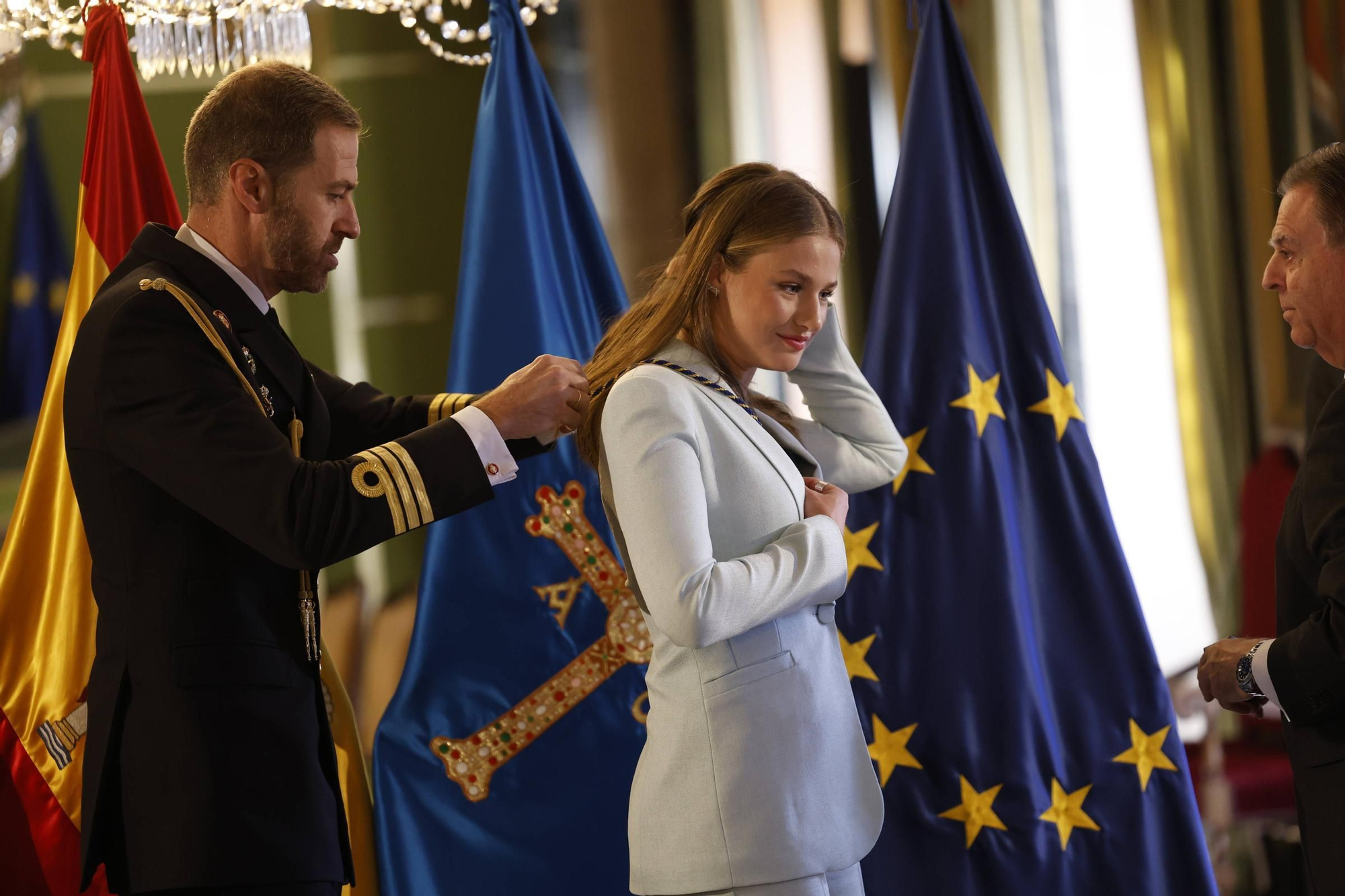 La Princesa Leonor recibe el título de Alcaldesa Honoraria de Oviedo en salón del plenos del Ayuntamiento. 
