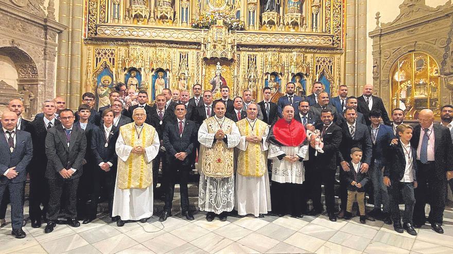 La Real Hermandad de Caballeros de La Fuensanta impone sus medallas a más de 40 nuevos miembros