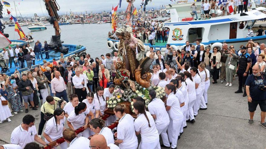 Las estrecheces presupuestarias obligan a variar el tradicional recorrido de la procesión del Carme de A Illa