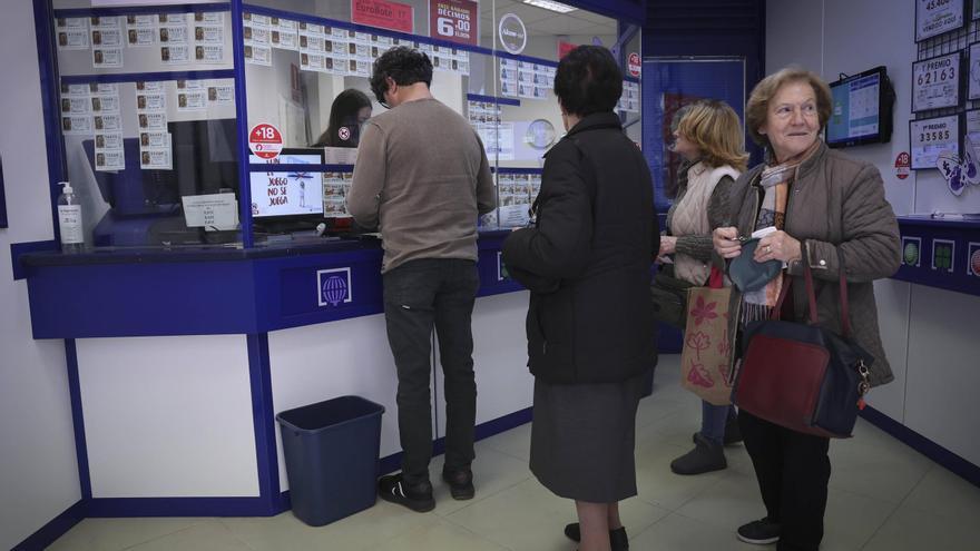 Concentración de venezolanos en la plaza del Ayuntamiento